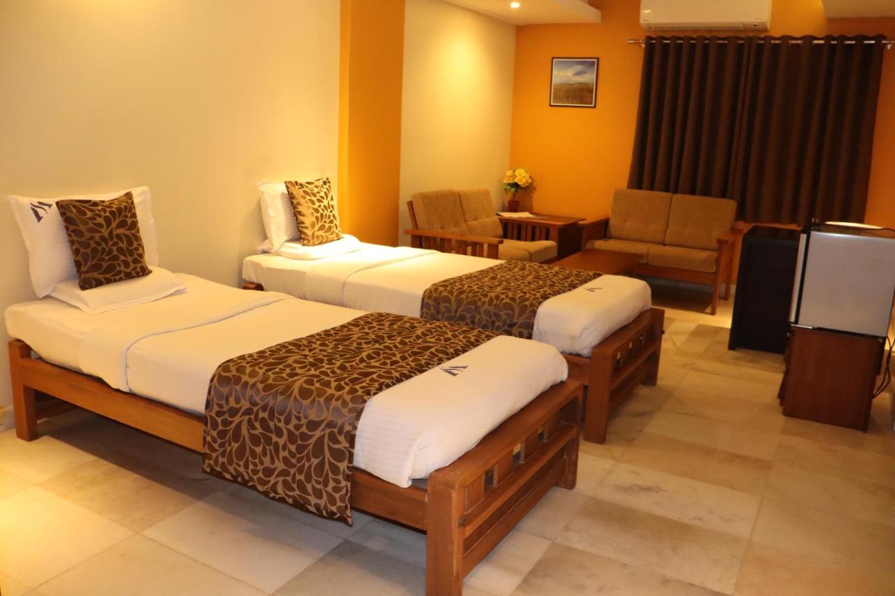 Hotel Madhuvan Serai Manipal Exteriör bild