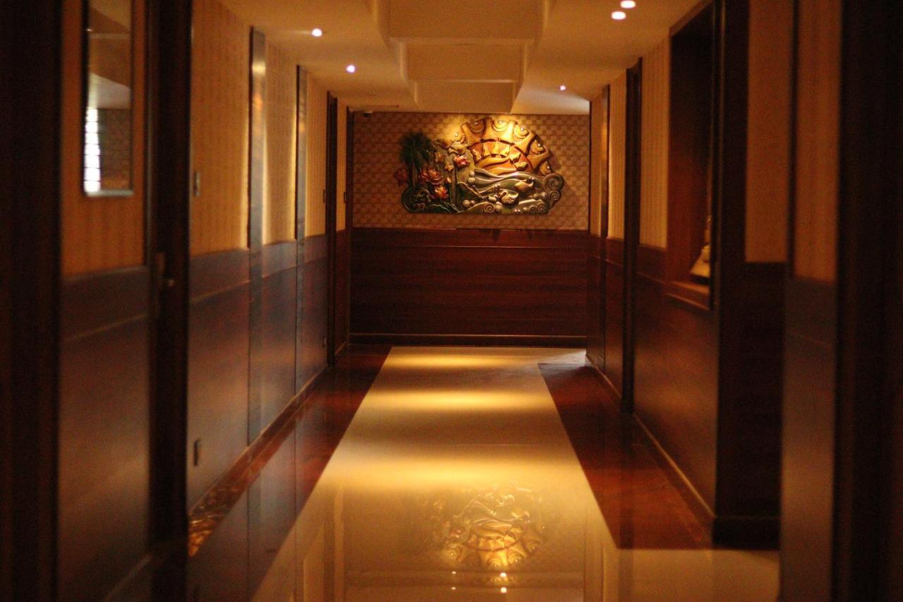 Hotel Madhuvan Serai Manipal Exteriör bild