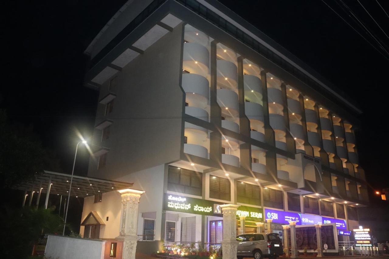 Hotel Madhuvan Serai Manipal Exteriör bild