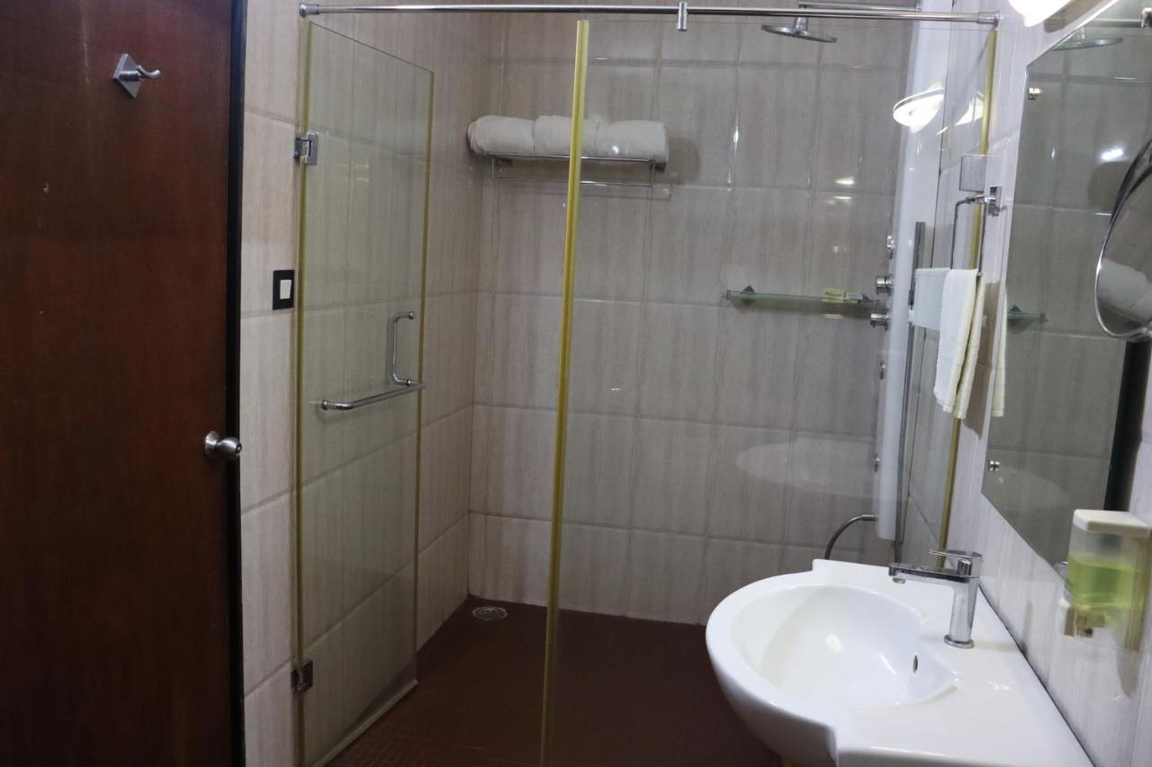 Hotel Madhuvan Serai Manipal Exteriör bild