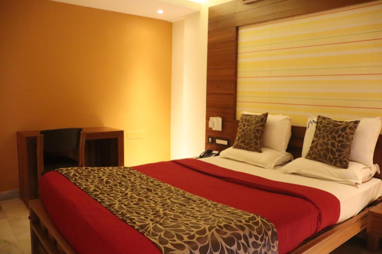 Hotel Madhuvan Serai Manipal Exteriör bild
