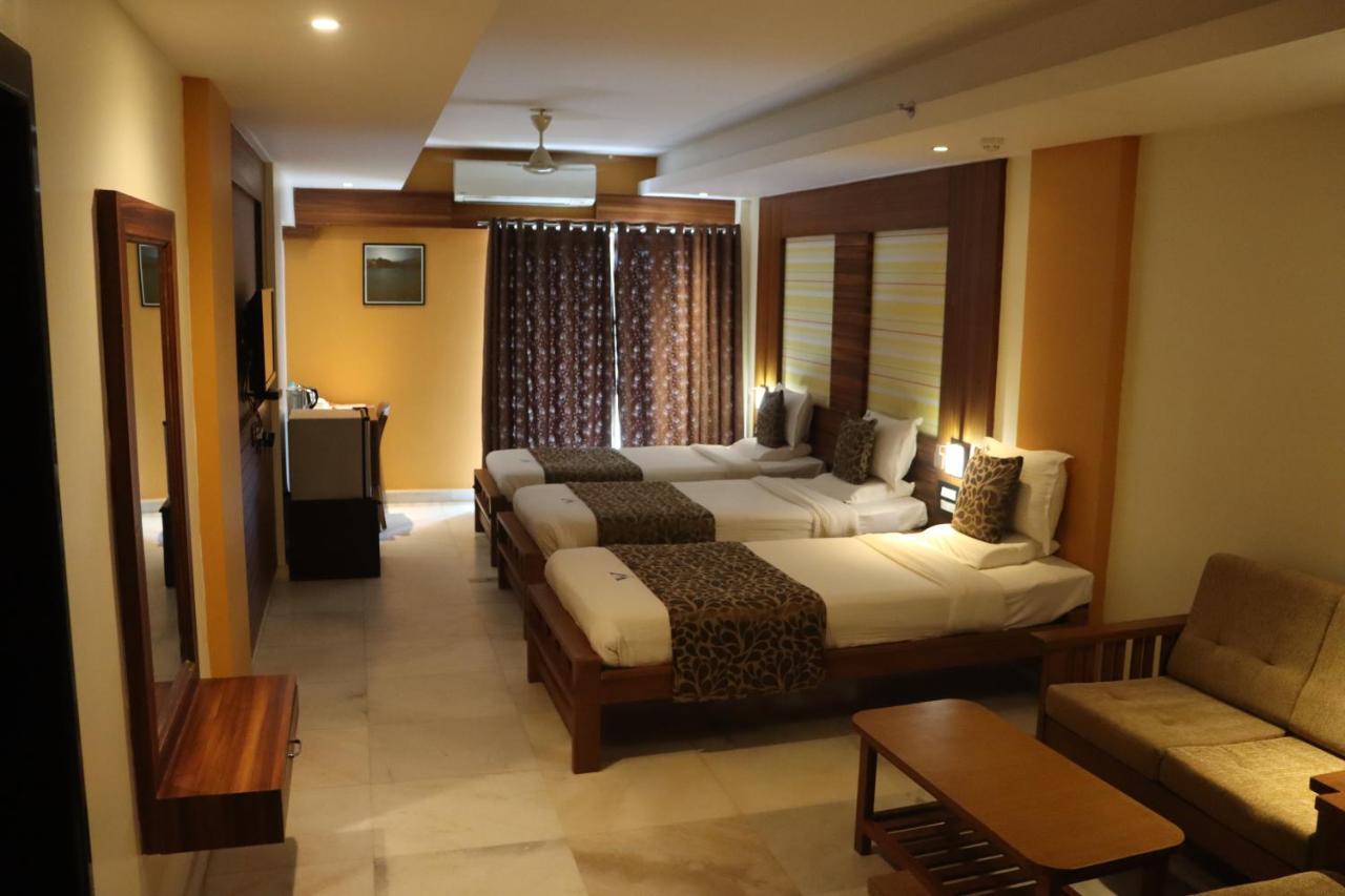Hotel Madhuvan Serai Manipal Exteriör bild