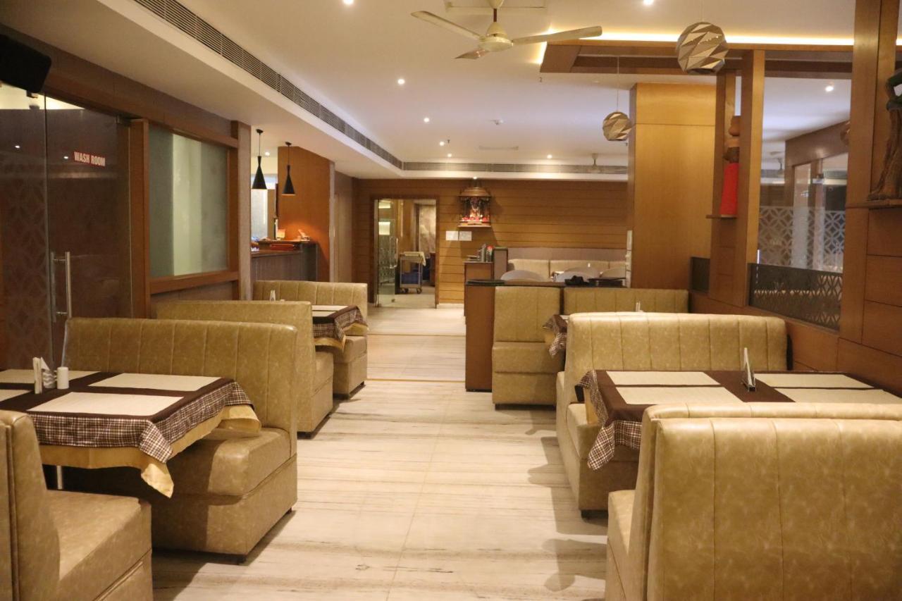 Hotel Madhuvan Serai Manipal Exteriör bild