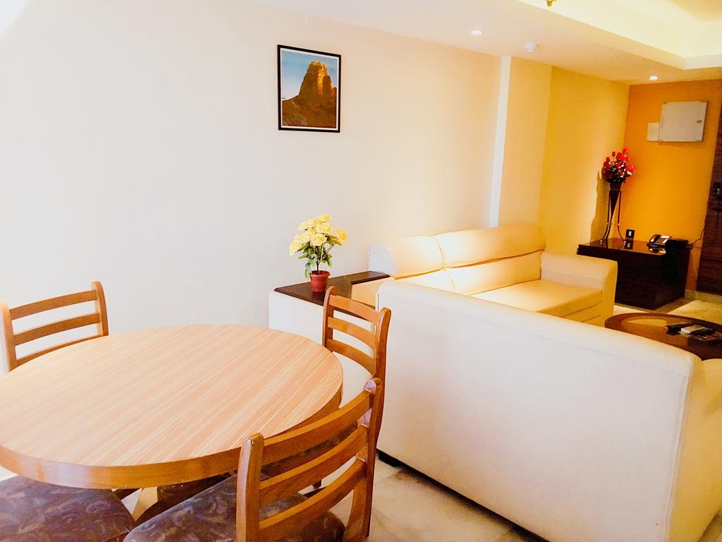 Hotel Madhuvan Serai Manipal Exteriör bild