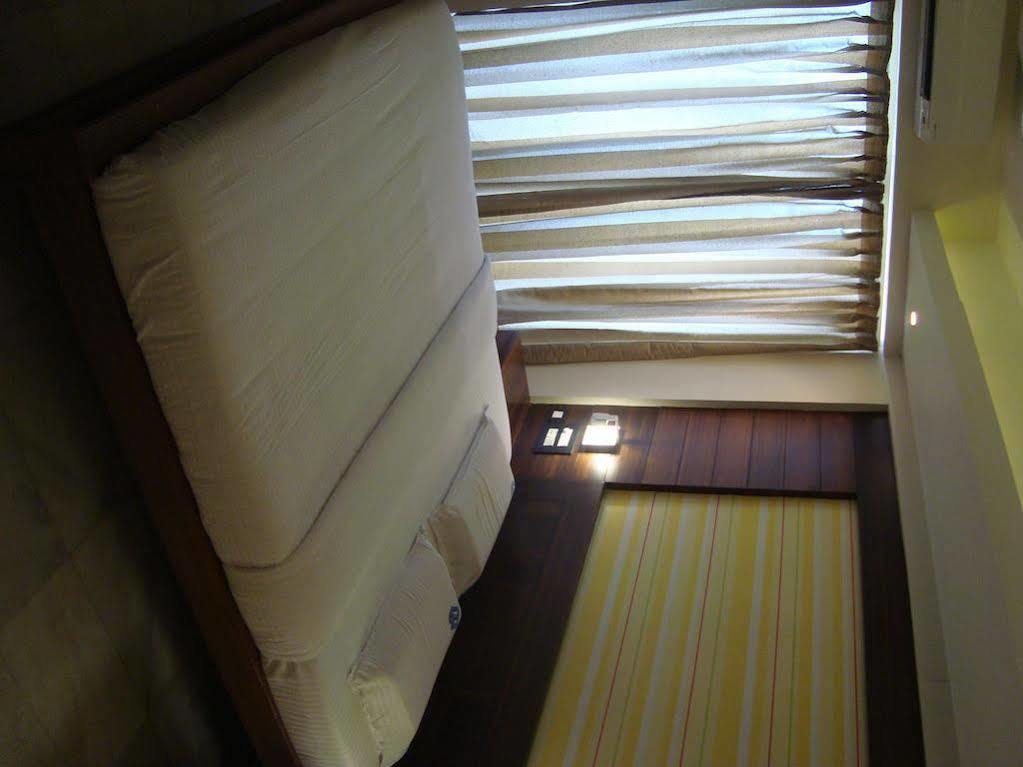 Hotel Madhuvan Serai Manipal Exteriör bild