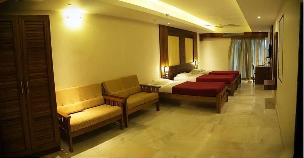 Hotel Madhuvan Serai Manipal Exteriör bild
