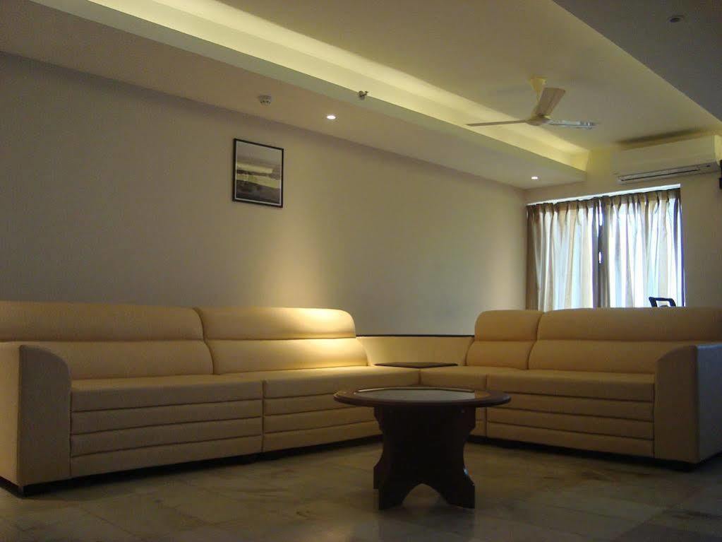 Hotel Madhuvan Serai Manipal Exteriör bild