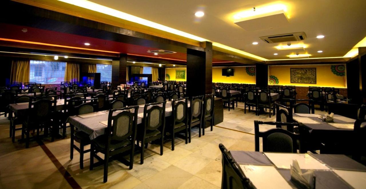 Hotel Madhuvan Serai Manipal Exteriör bild